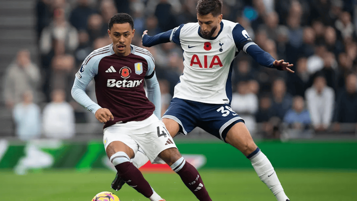 太阳报：英乙球迷朝对方门将扔椅子，被球队主帅严厉批评（《太阳报》：英乙球迷向对方门将掷椅，本队主帅怒批此举）