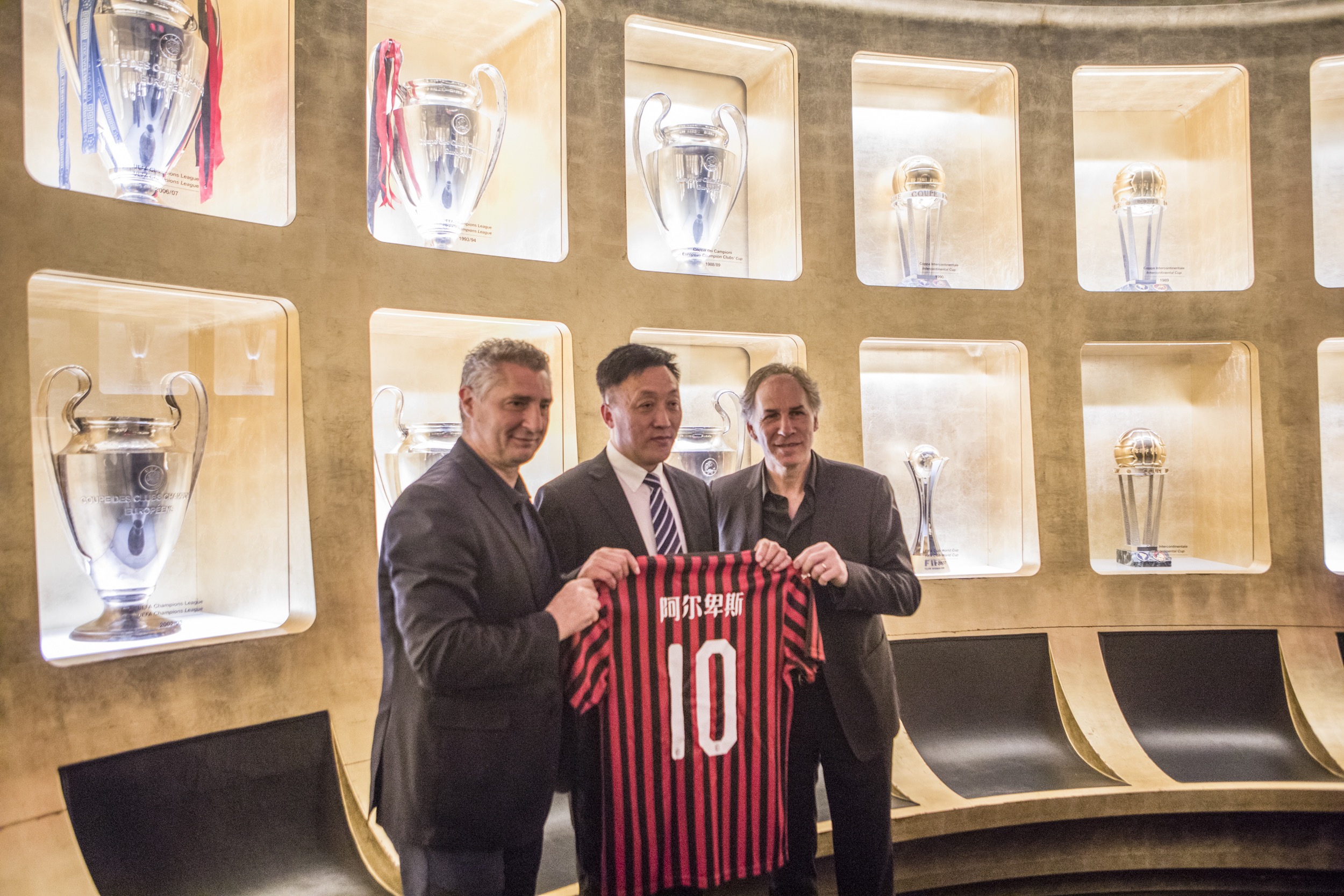 米体：彪马推出意大利超级杯用球，采用前沿科技打造（米体：彪马发布意大利超级杯官方比赛用球，前沿科技加持）