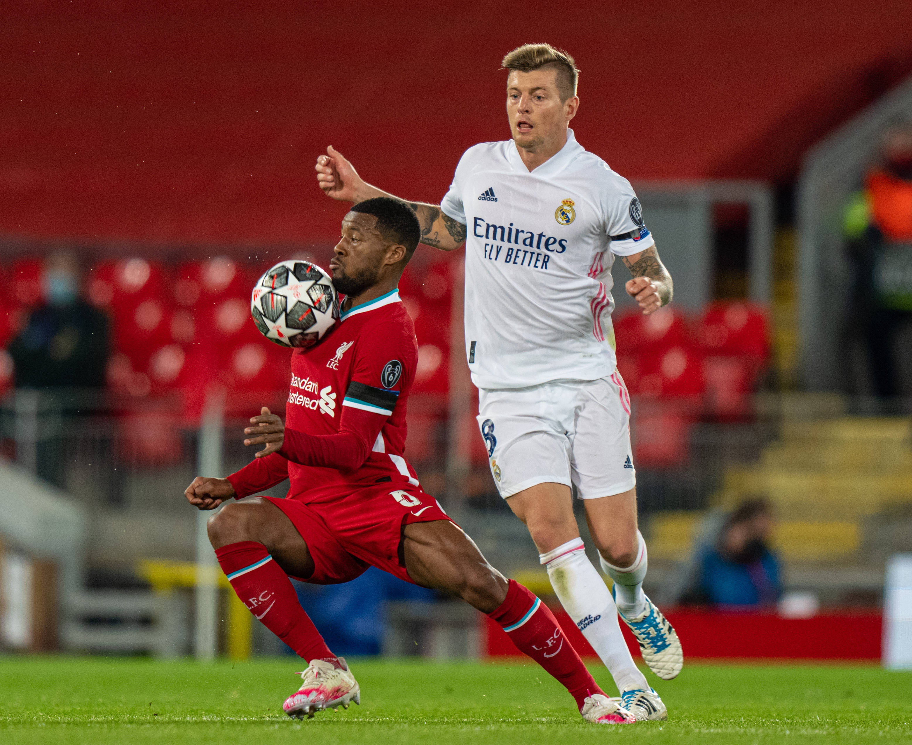 王大雷晒和女儿一起跳舞的视频，韦世豪：有点卡哇伊了（王大雷分享与女儿共舞视频，韦世豪留言：有点卡哇伊）