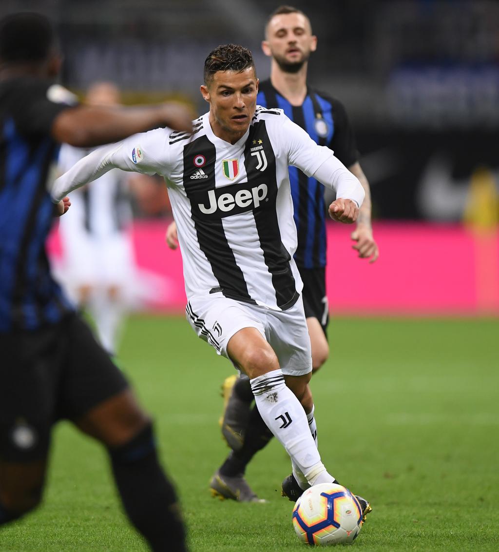 家族矛盾再升级？太阳报：贝克尔姆与妻子已取关长子布鲁克林（家族矛盾升级？太阳报称贝克尔姆夫妇已取消关注长子布鲁克林）