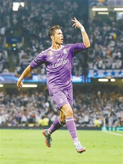 足球队员饮食与恢复计划（足球运动员营养与恢复方案）