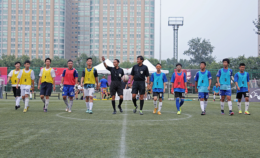 美因茨主帅：战胜拜仁并不是没可能，球队要保持积极心态面对（美因茨主帅：击败拜仁并非不可能，全队需以积极心态迎战）