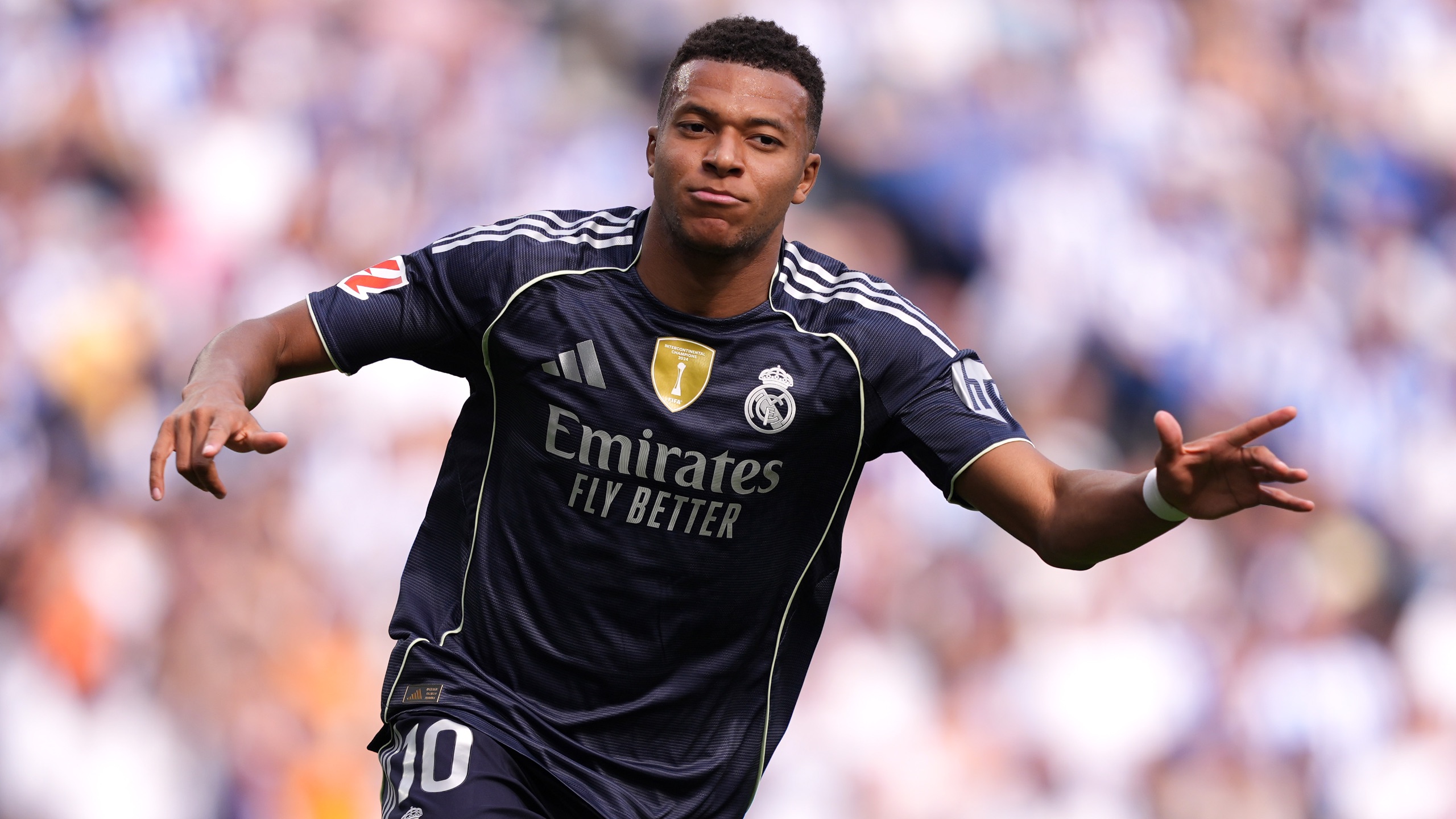 3场造5球！曼联球星大爆发，英超第1中场，31岁依然如此犀利（3场参与5球！曼联核心火力全开，英超顶级中场，31岁仍锐不可当）