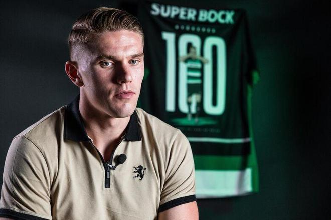 记者：世界杯抽签仪式开始前，大力神杯已经抵达华盛顿（世界杯抽签未启，大力神杯已抵达华盛顿）