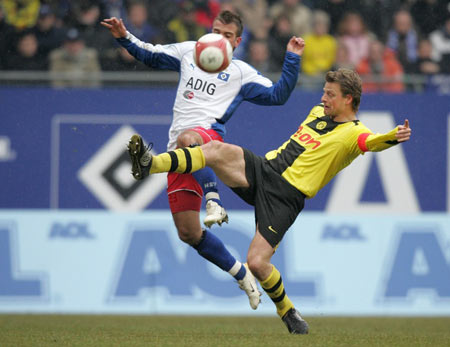 3C：骨上的钢板是我考虑退役原因之一；弗里克说表现好能抽烟（3C坦言骨内钢板让他考虑退役；弗里克：表现好就能抽烟）