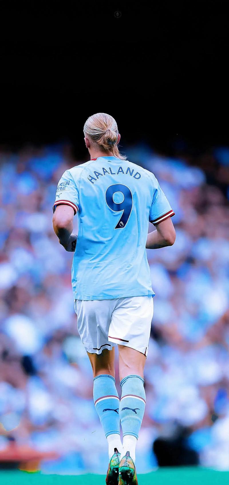 中国乒乓球队在关键战中被法国新星勒布伦逆转，展现技术与心理博弈，国乒面临严峻挑战。（关键一役，国乒遭法国新星勒布伦逆转：技战术与心理博弈凸显，挑战空前严峻）