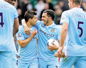 梅西再创纪录引全场欢呼（梅西再破纪录，全场沸腾）