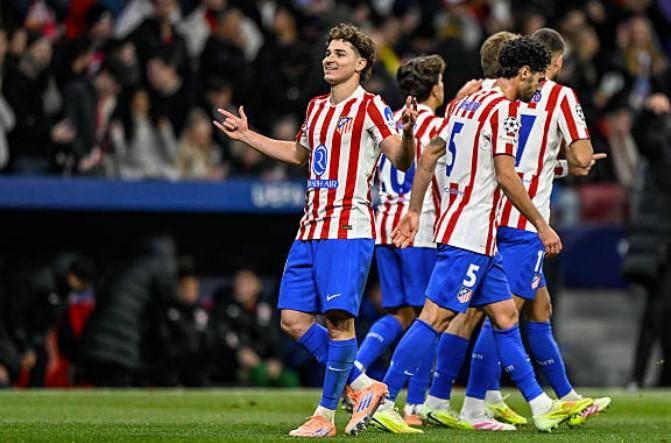 埃基蒂克成为西塞后首位为利物浦单场联赛打入2球的法国球员（埃基蒂克成西塞后首位在单场联赛为利物浦梅开二度的法国球员）