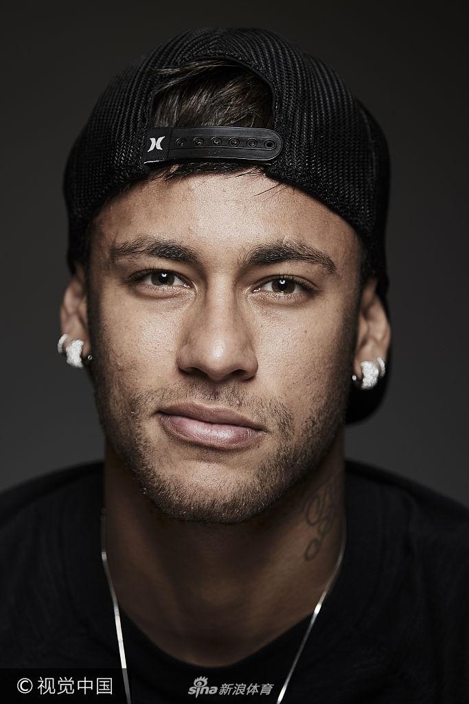 马卡：赫伊森最近状态明显下滑，但俱乐部依然对其充满信心（马卡：赫伊森近期表现下滑，俱乐部依旧信任他）