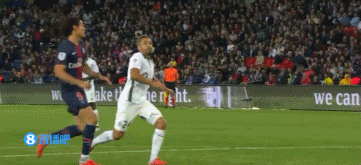 湖人詹姆斯关键三分带队取胜太阳（詹姆斯命中关键三分，湖人力克太阳）