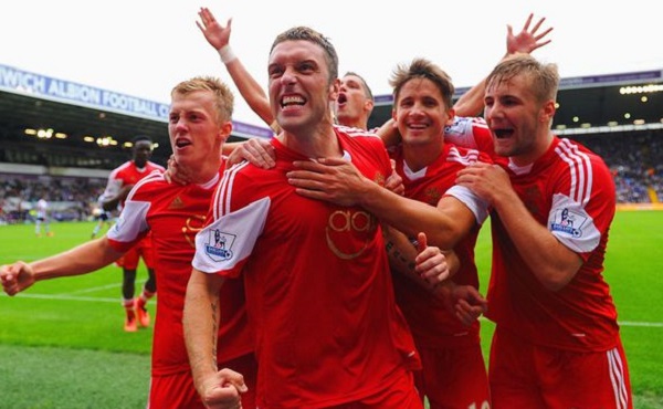 浓眉：弗拉格在琢磨如何在高压下打好球，把球稳稳传给队友