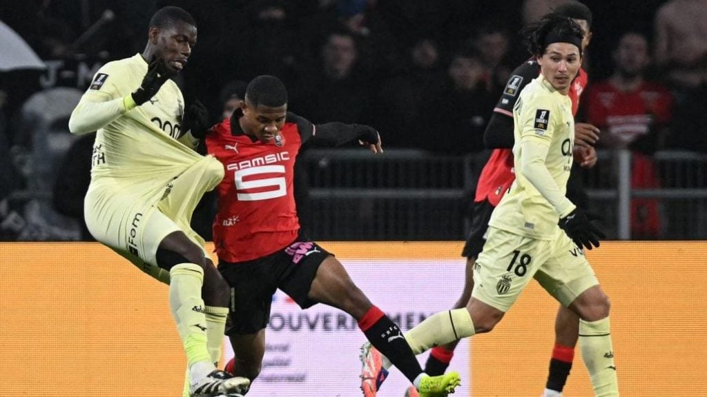 邮报：犯罪团伙盯上了英超球星及其家人，盗窃奢侈品换枪支（英超球星及家属被犯罪团伙盯上：盗窃奢侈品换取枪支）