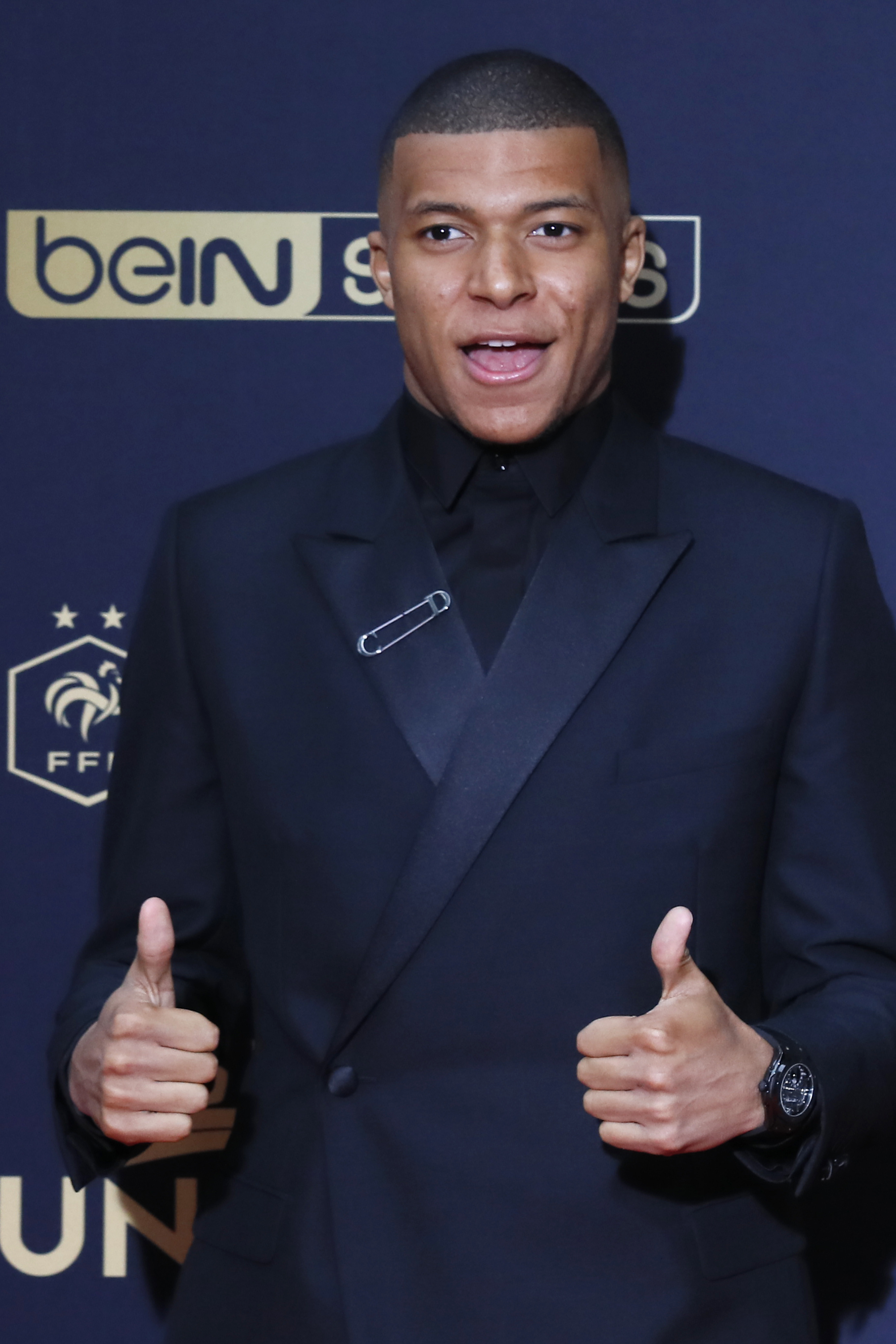 斯洛特：我将与萨拉赫进行沟通 希望他能留下（斯洛特：将与萨拉赫沟通，盼其留队）